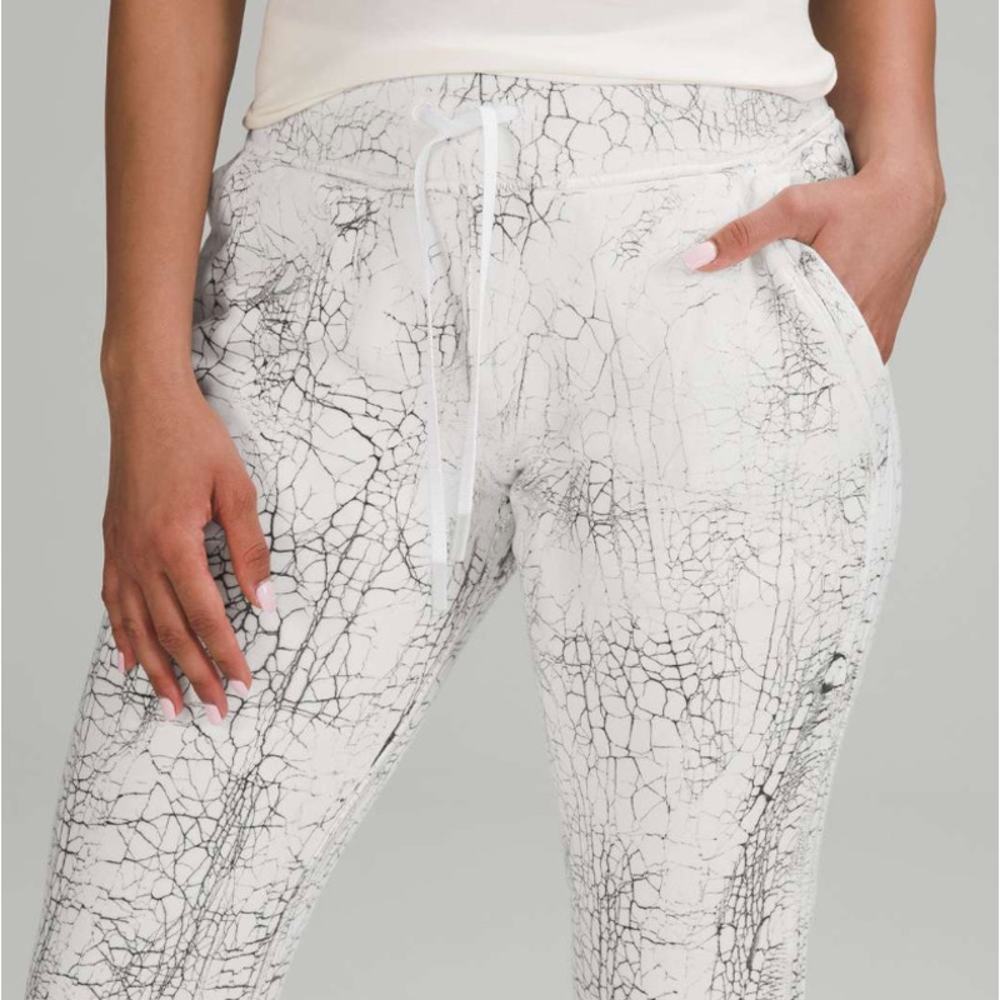 Lululemon Warm Down Jogger *7/8 Length Thread Dye White Black Women's Size 8